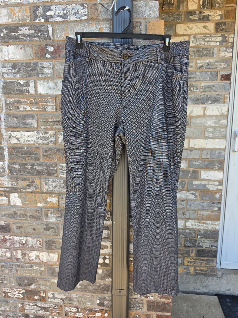 Lee Women’s 18 Short Relaxed Fit Straight Leg Mid Rise Plaid Pants